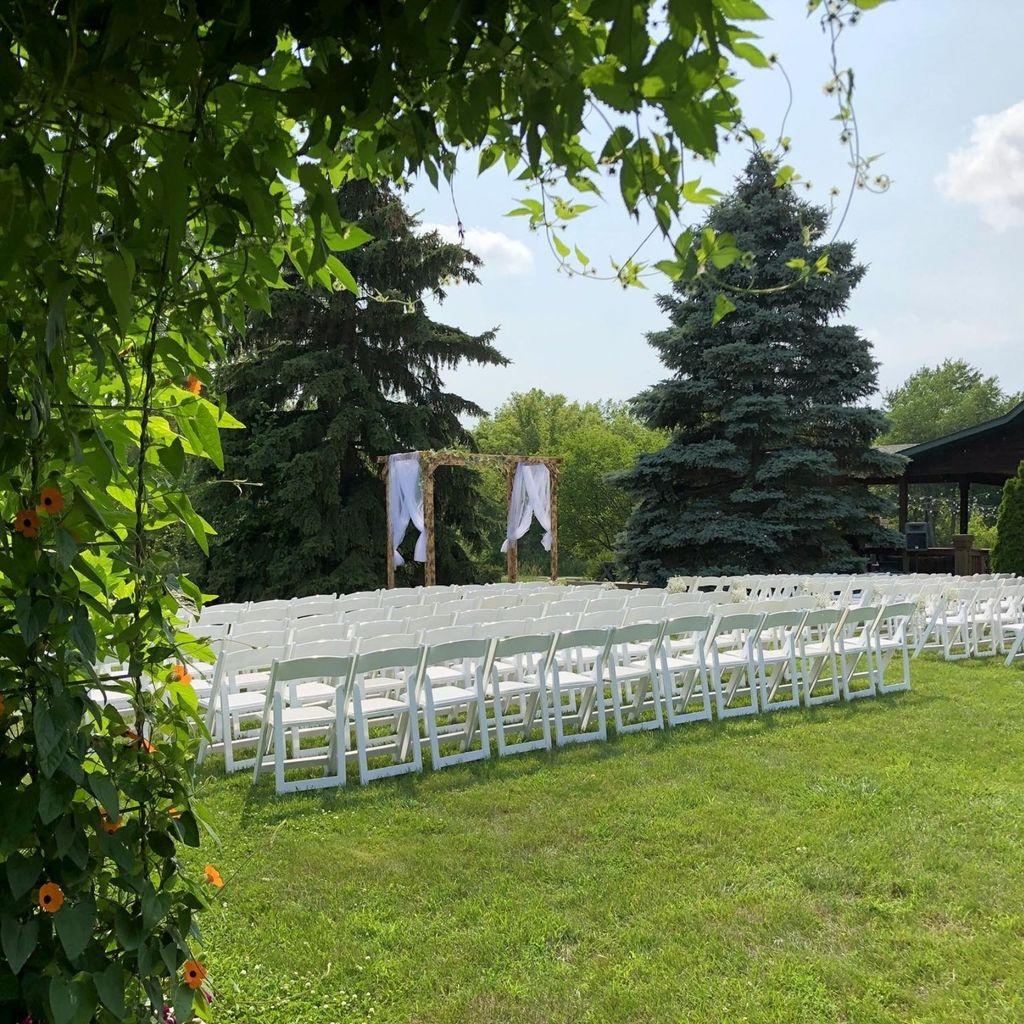 Fenton Winery & Brewery Garden Ceremony